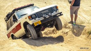 טויוטה לנדקרוזר גלגל באוויר