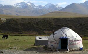 KYRGIZSTAN (1) קירגיסטן יורט