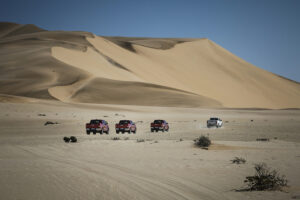 נמיביה חולות שיירה ג'יפים