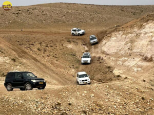 שיירת רכבים - מנהרת המדרגות