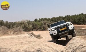 טויוטה לנדקרוזר 250 פרו מבחן שטח מעבר חריץ